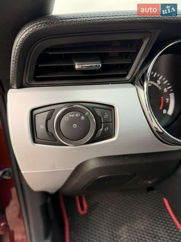 Купе Ford Mustang 2016 в Киеве