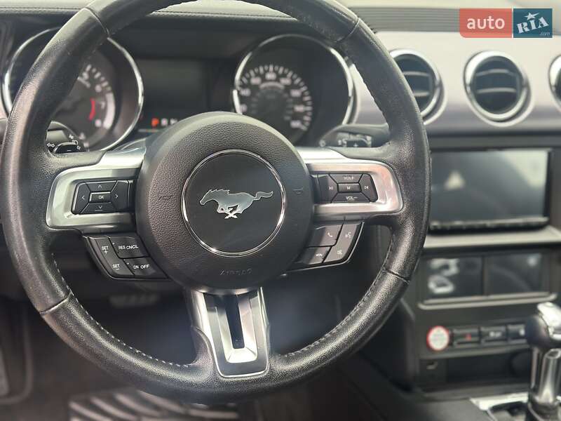 Купе Ford Mustang 2016 в Киеве