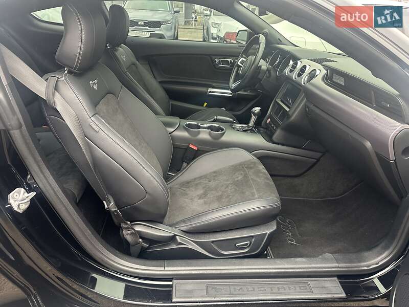 Купе Ford Mustang 2016 в Киеве