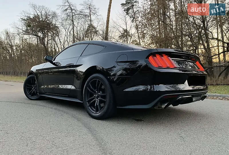 Купе Ford Mustang 2015 в Києві