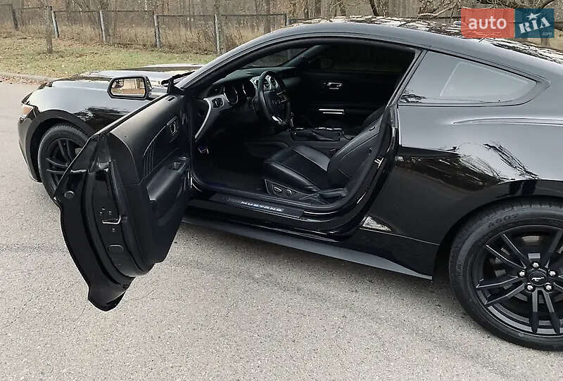 Купе Ford Mustang 2015 в Києві