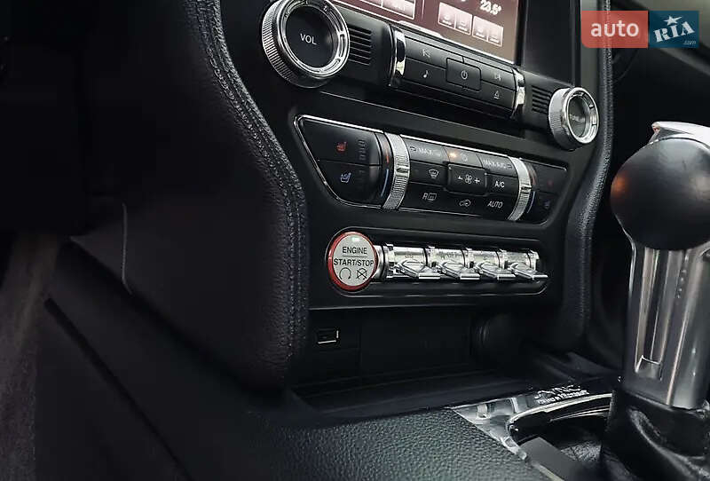 Купе Ford Mustang 2015 в Києві