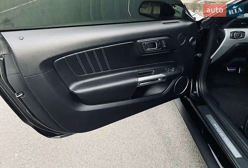 Купе Ford Mustang 2015 в Києві