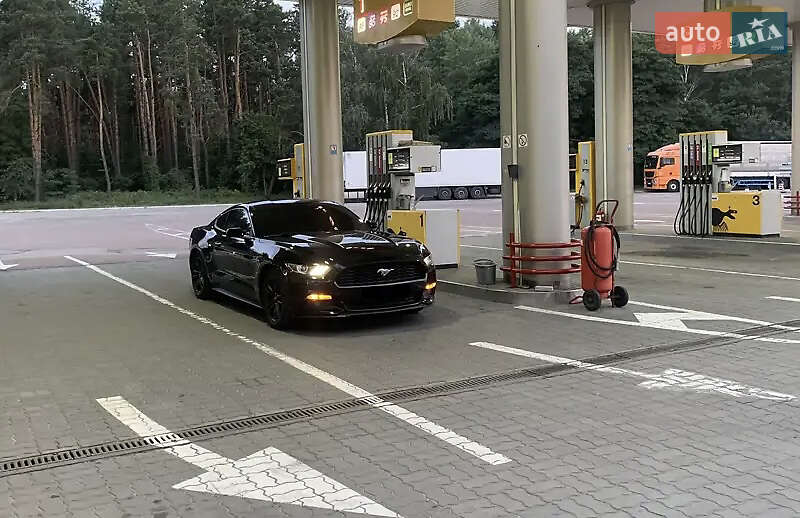 Купе Ford Mustang 2015 в Києві