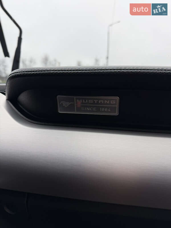 Купе Ford Mustang 2015 в Києві