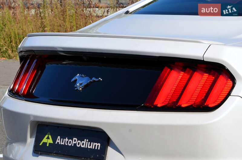 Купе Ford Mustang 2017 в Києві