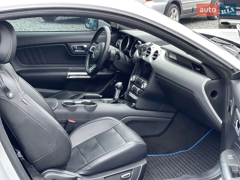 Купе Ford Mustang 2017 в Черновцах