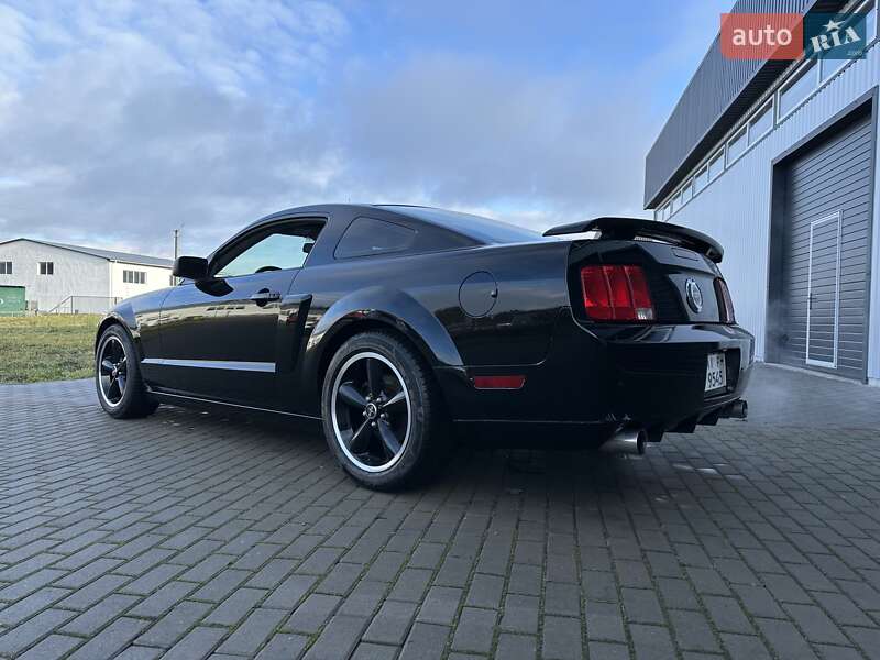 Купе Ford Mustang 2008 в Киеве