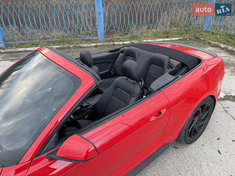 Кабріолет Ford Mustang 2019 в Чернівцях