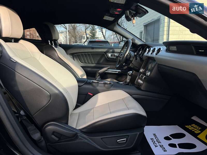 Купе Ford Mustang 2016 в Ивано-Франковске