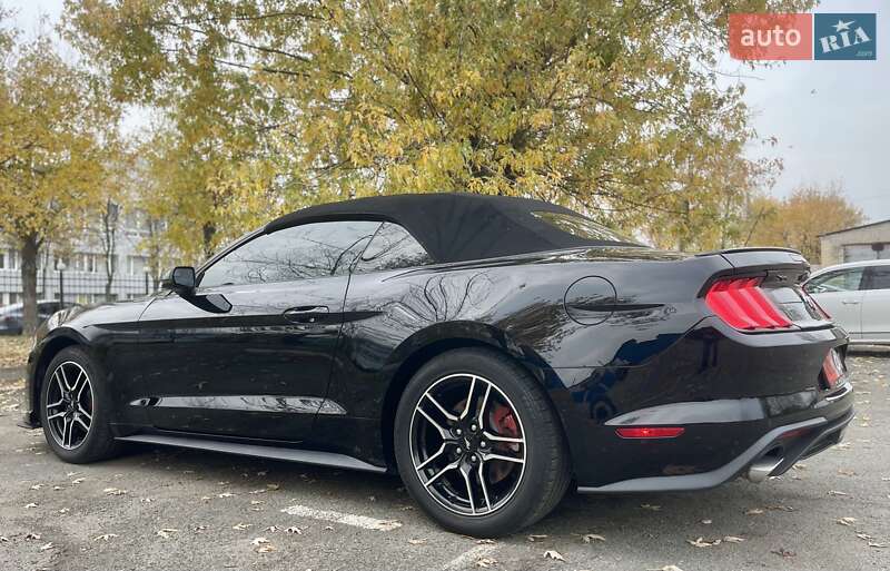 Кабриолет Ford Mustang 2019 в Киеве