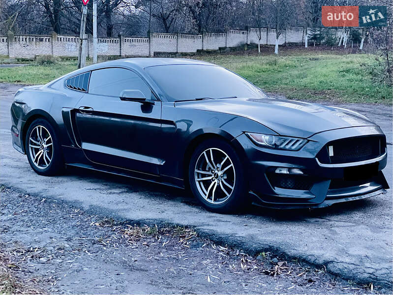 Купе Ford Mustang 2015 в Виннице