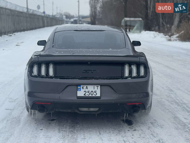 Купе Ford Mustang 2016 в Киеве