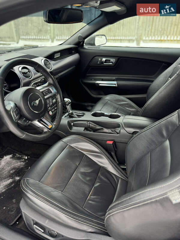 Купе Ford Mustang 2016 в Киеве