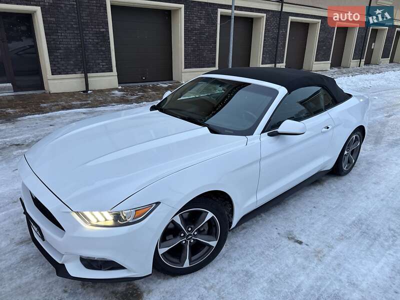 Кабриолет Ford Mustang 2015 в Киеве