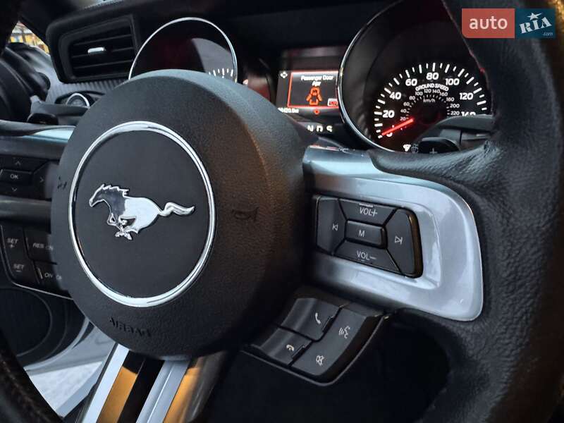 Кабриолет Ford Mustang 2015 в Киеве