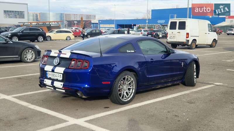 Купе Ford Mustang 2012 в Измаиле