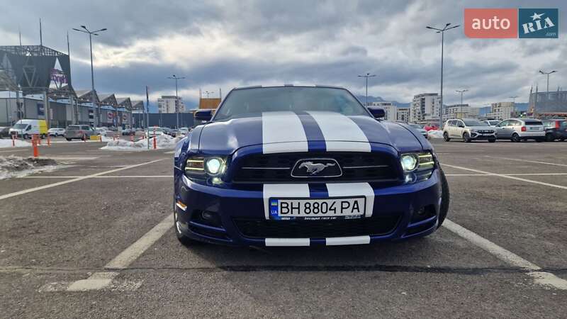 Купе Ford Mustang 2012 в Измаиле