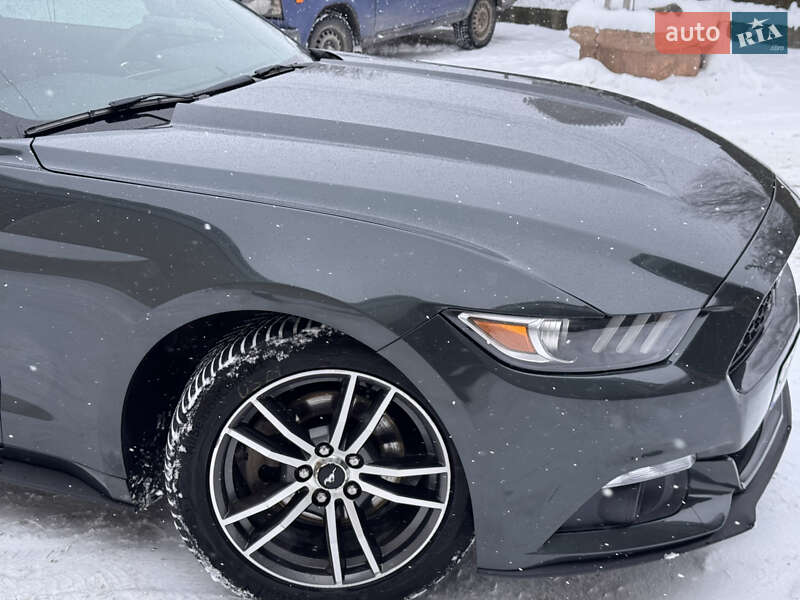 Купе Ford Mustang 2015 в Хотине