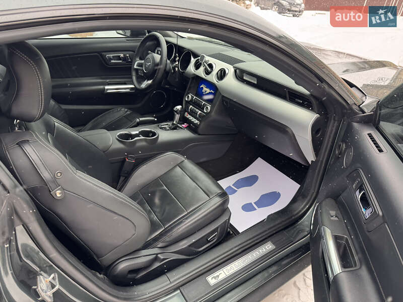 Купе Ford Mustang 2015 в Хотине