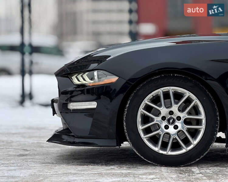 Кабриолет Ford Mustang 2015 в Киеве