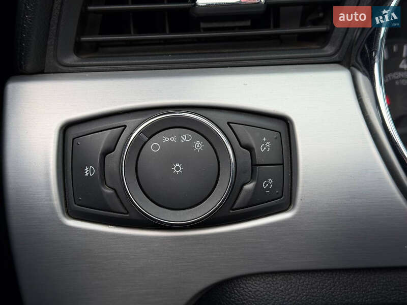 Кабриолет Ford Mustang 2015 в Киеве