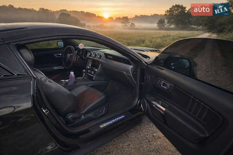 Купе Ford Mustang 2018 в Києві фото 19 Купе Ford Mustang 2018 в Києві