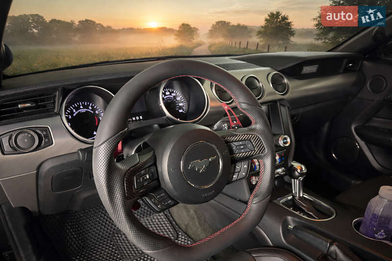 Купе Ford Mustang 2018 в Києві фото 20 Купе Ford Mustang 2018 в Києві