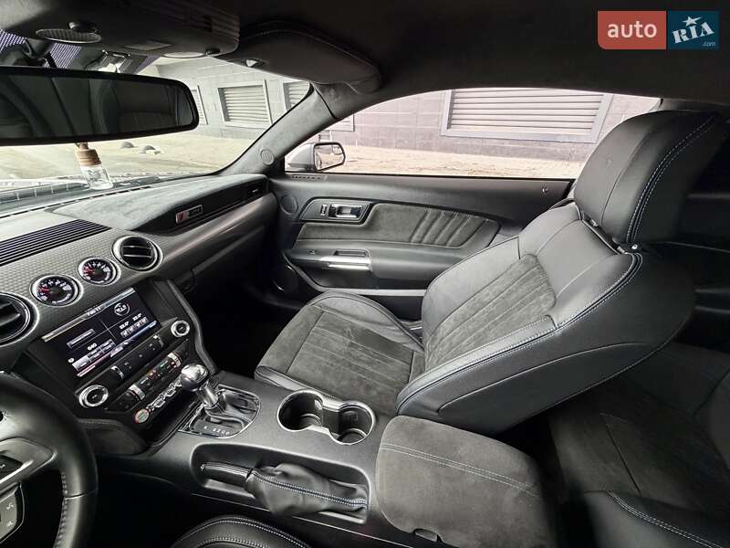 Купе Ford Mustang 2014 в Киеве фото 23 Купе Ford Mustang 2014 в Киеве