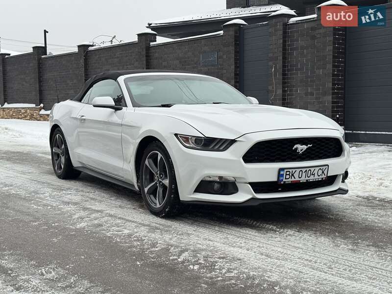 Кабріолет Ford Mustang 2015 в Києві фото 19 Кабріолет Ford Mustang 2015 в Києві