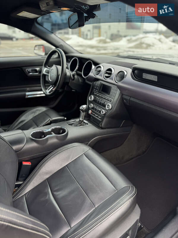 Купе Ford Mustang 2016 в Киеве