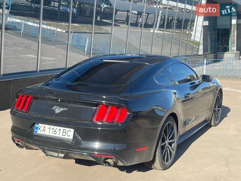 Купе Ford Mustang 2015 в Києві