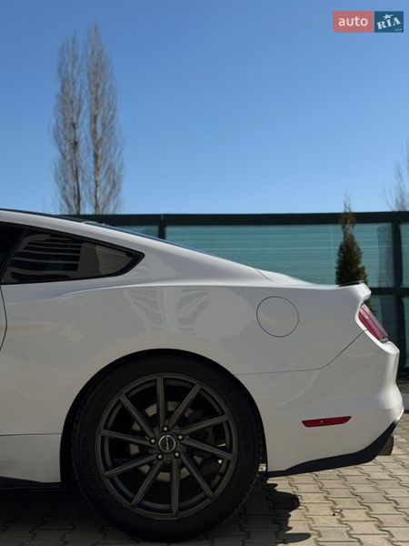 Купе Ford Mustang 2016 в Бучі