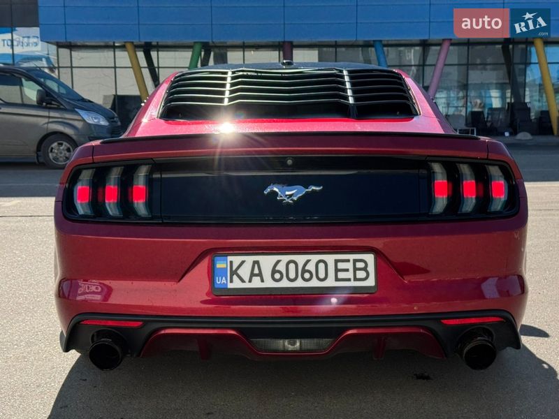 Купе Ford Mustang 2015 в Києві
