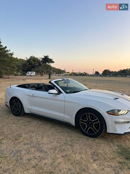 Кабриолет Ford Mustang 2018 в Львове