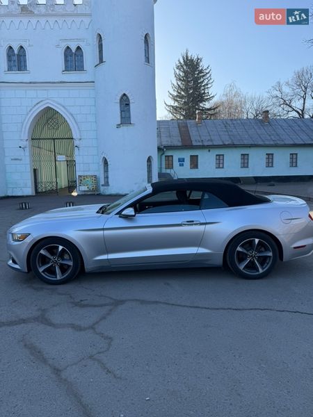 Кабриолет Ford Mustang 2015 в Корсуне-Шевченковском