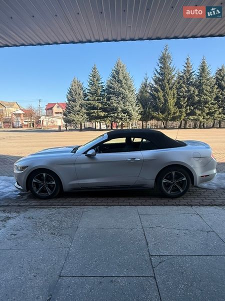 Кабриолет Ford Mustang 2015 в Корсуне-Шевченковском