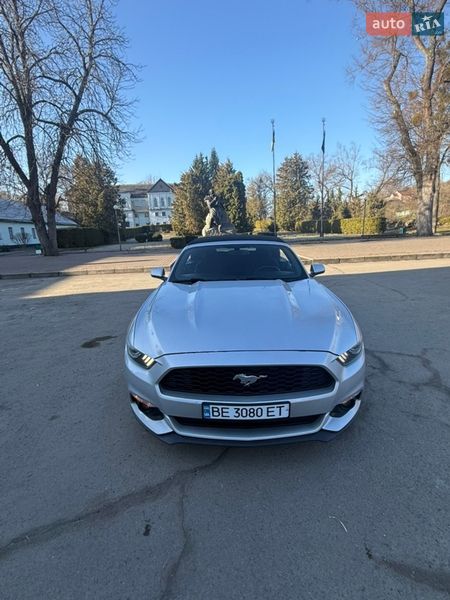 Кабриолет Ford Mustang 2015 в Корсуне-Шевченковском
