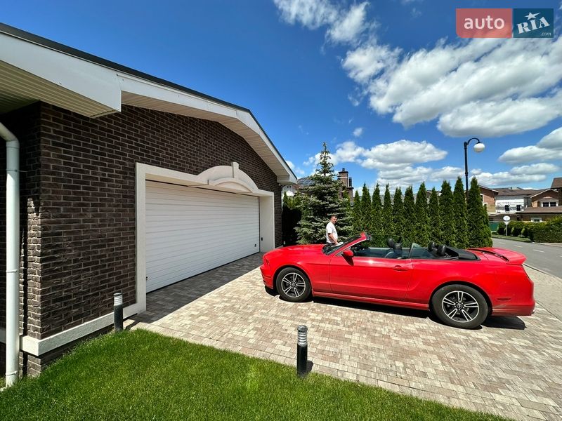 Кабриолет Ford Mustang 2012 в Киеве