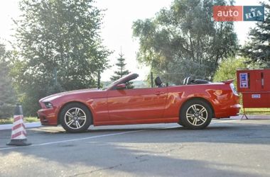 Кабриолет Ford Mustang 2012 в Киеве