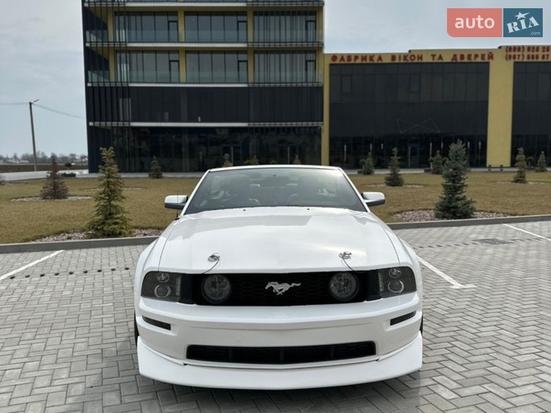Кабріолет Ford Mustang 2006 в Чернівцях фото 3 Кабріолет Ford Mustang 2006 в Чернівцях