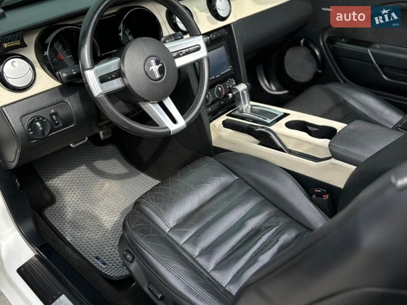 Кабріолет Ford Mustang 2006 в Чернівцях фото 7 Кабріолет Ford Mustang 2006 в Чернівцях