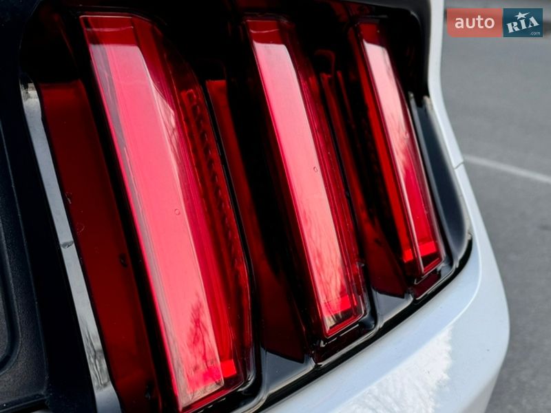 Купе Ford Mustang 2015 в Киеве фото 20 Купе Ford Mustang 2015 в Киеве