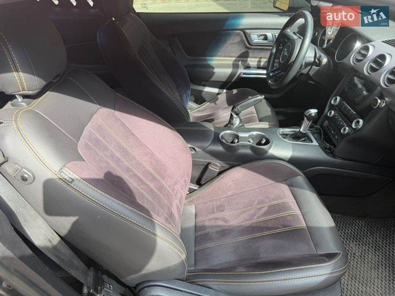 Купе Ford Mustang 2018 в Ананьеве
