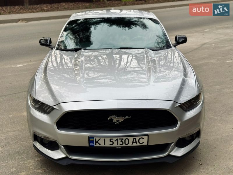 Купе Ford Mustang 2016 в Львові
