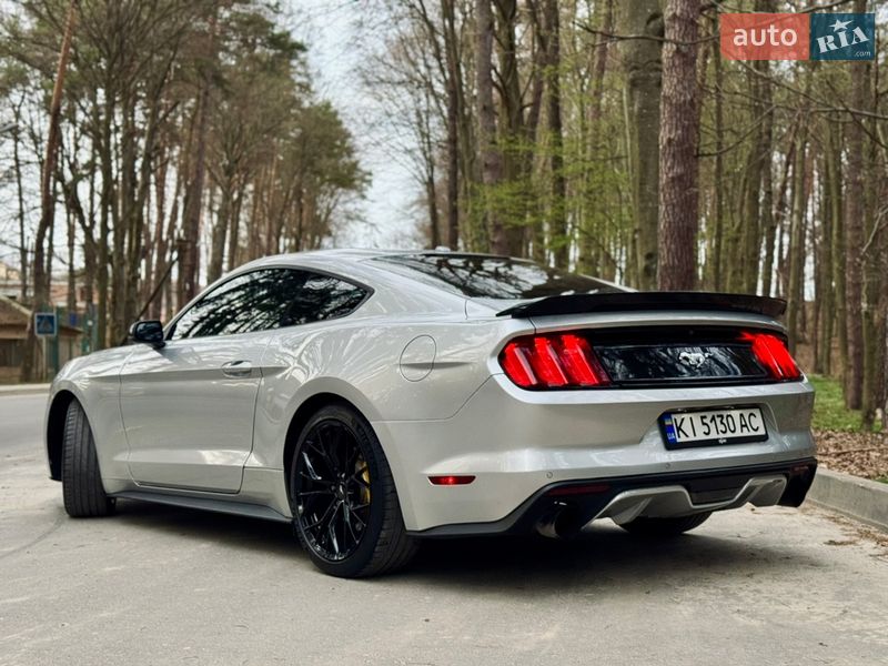 Купе Ford Mustang 2016 в Львові