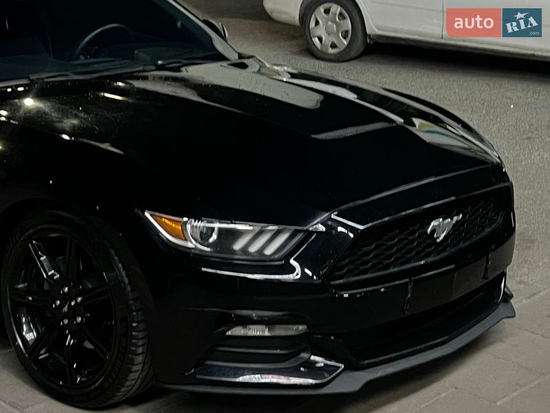 Купе Ford Mustang 2016 в Львові