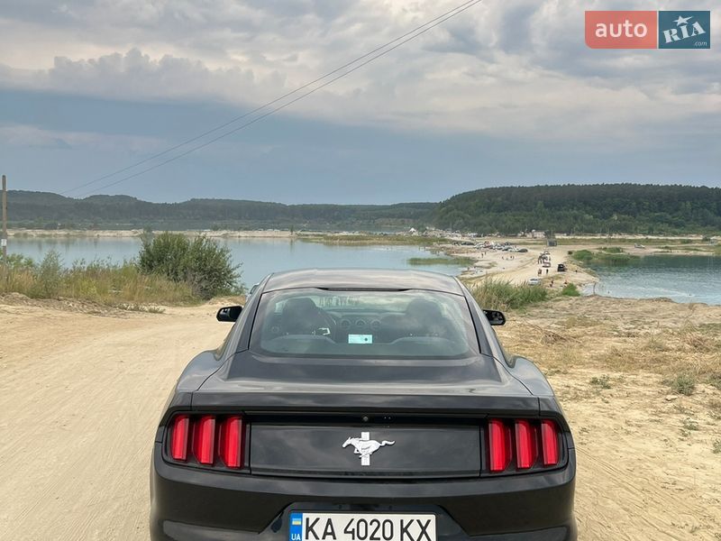 Купе Ford Mustang 2016 в Львові