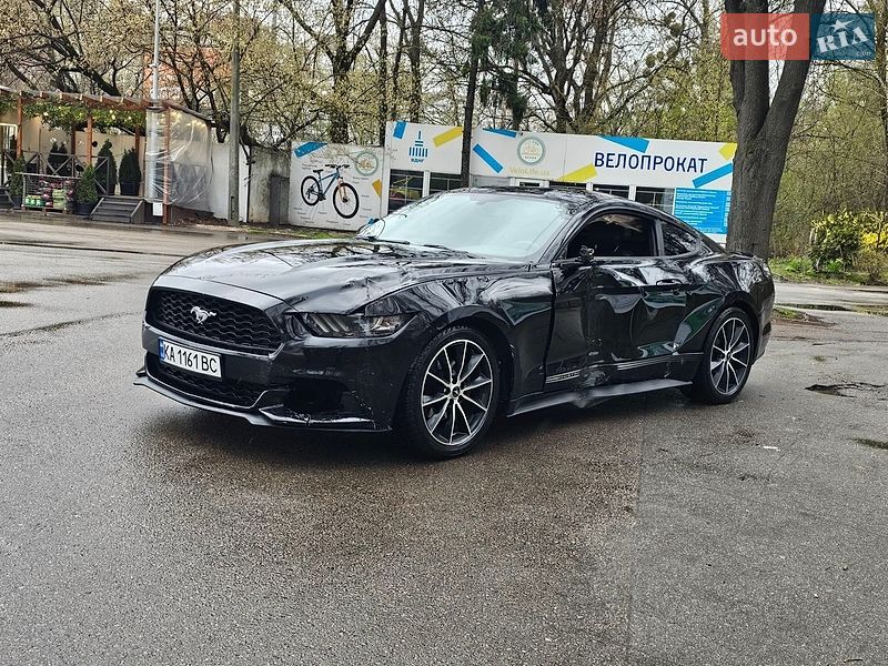 Купе Ford Mustang 2015 в Киеве