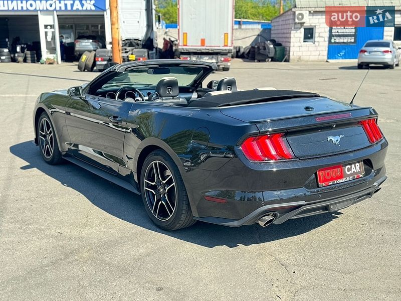 Кабриолет Ford Mustang 2019 в Киеве